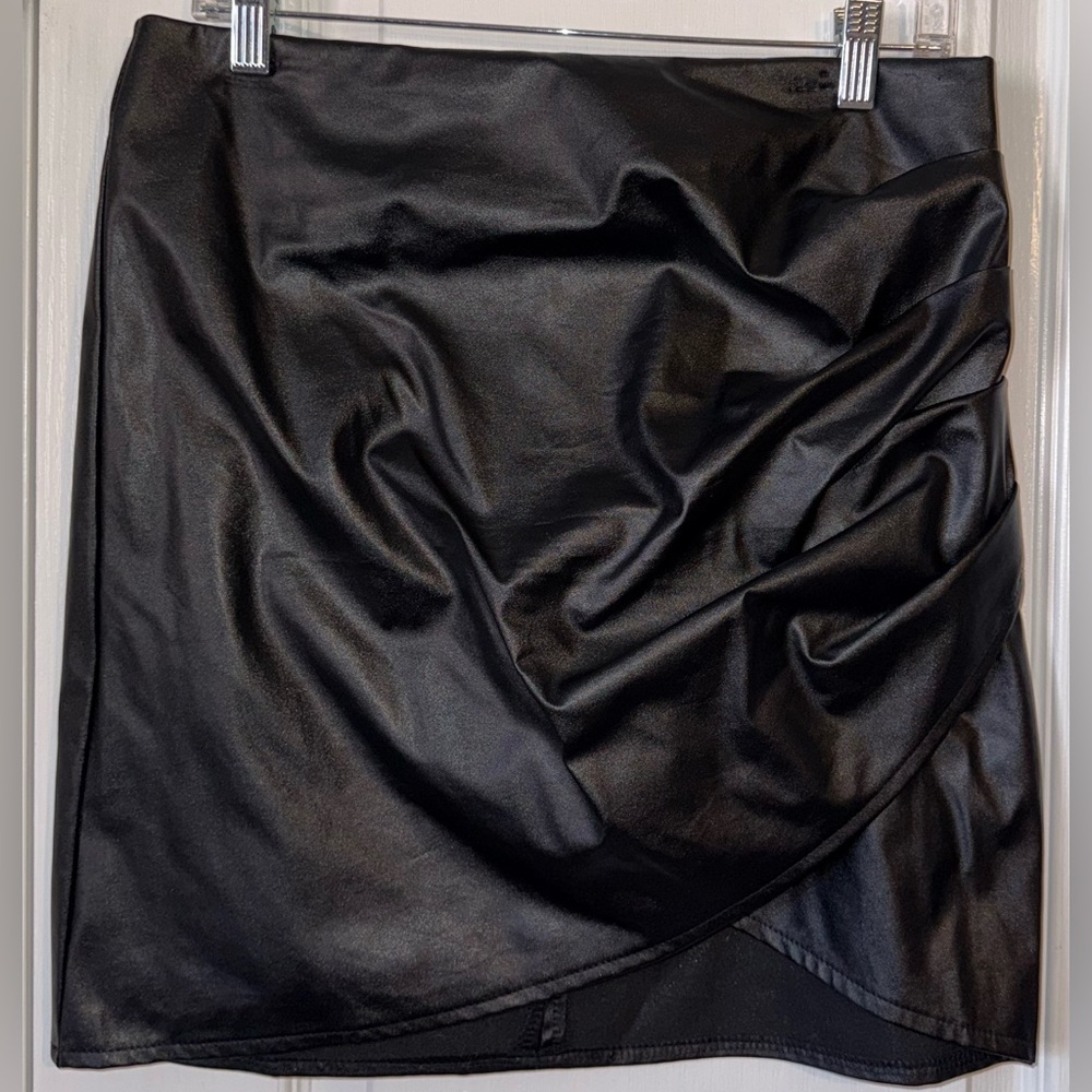 SHEIN Black Faux Leather Ruched Mini Skirt Draped Side Size L